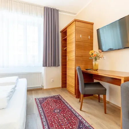 Szálloda Jedermann Boutiquehotel Mit Stadtgarten