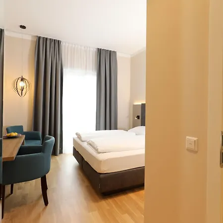 Jedermann Boutiquehotel Mit Stadtgarten 3*