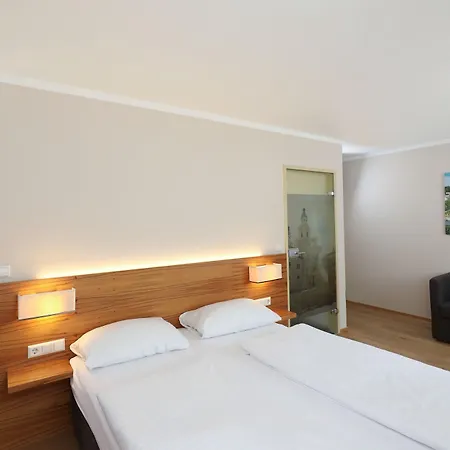 Hotel Jedermann Boutiquehotel Mit Stadtgarten 3*