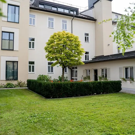 Jedermann Boutiquehotel Mit Stadtgarten Hotel Salzburg