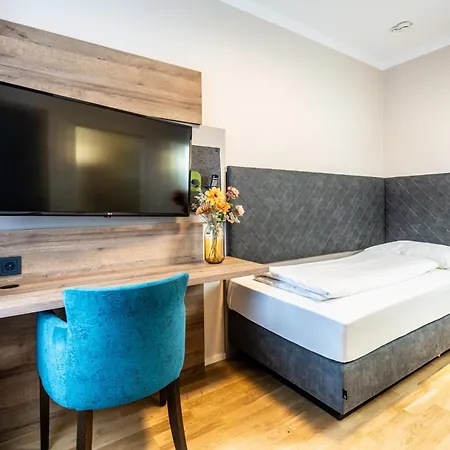 Jedermann Boutiquehotel Mit Stadtgarten Hotel 3*