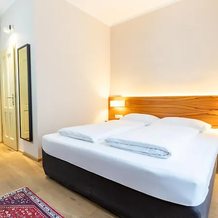 Jedermann Boutiquehotel Mit Stadtgarten Salisburgo